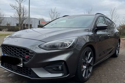 Ford Focus 67.702 km 24.799 &euro; Hannover 30449