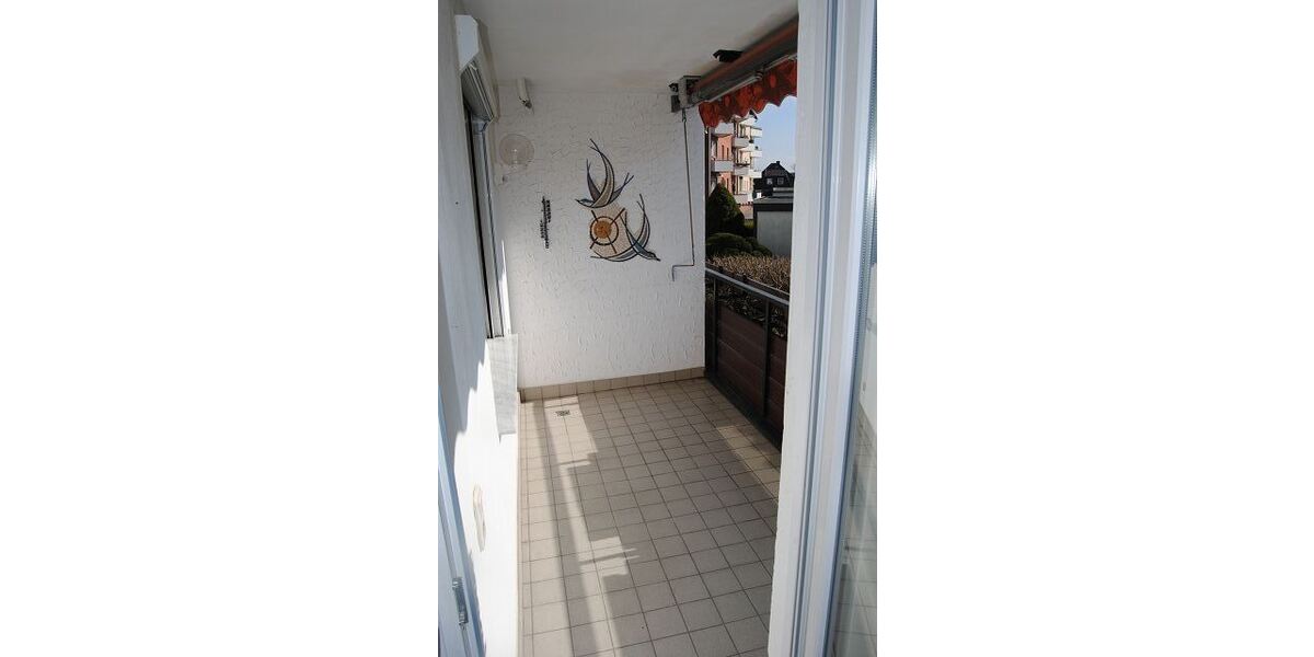 Wohnung im EG mit Balkon, Garage und Stellplatz in ruhiger Lage ... sucht lebensälteren Mieter ... 2 zimmer