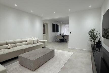 Kernsanierte 4-Zimmer-Wohnung mit 2 Balkonen in Hannover zimmer