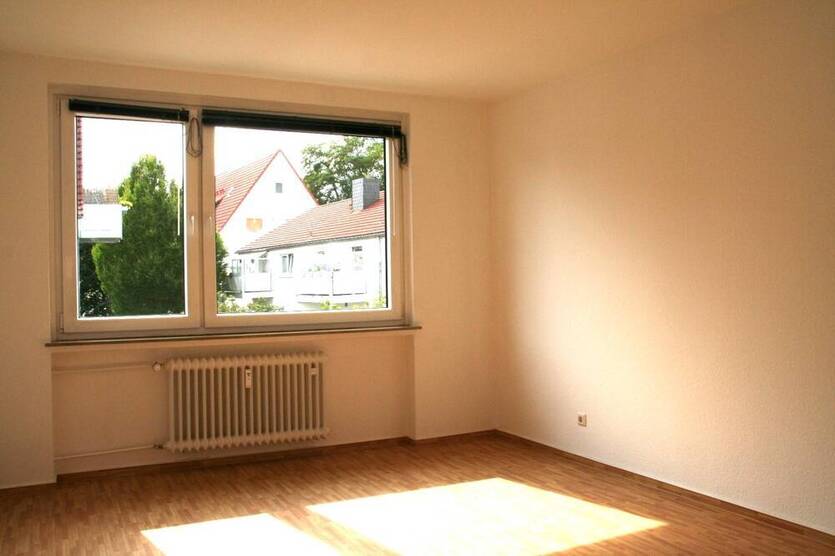 Nähe Leineaue ... Ruhiges Wohnen im Mehrfamilienhaus ... inkl. Garage ... !!!