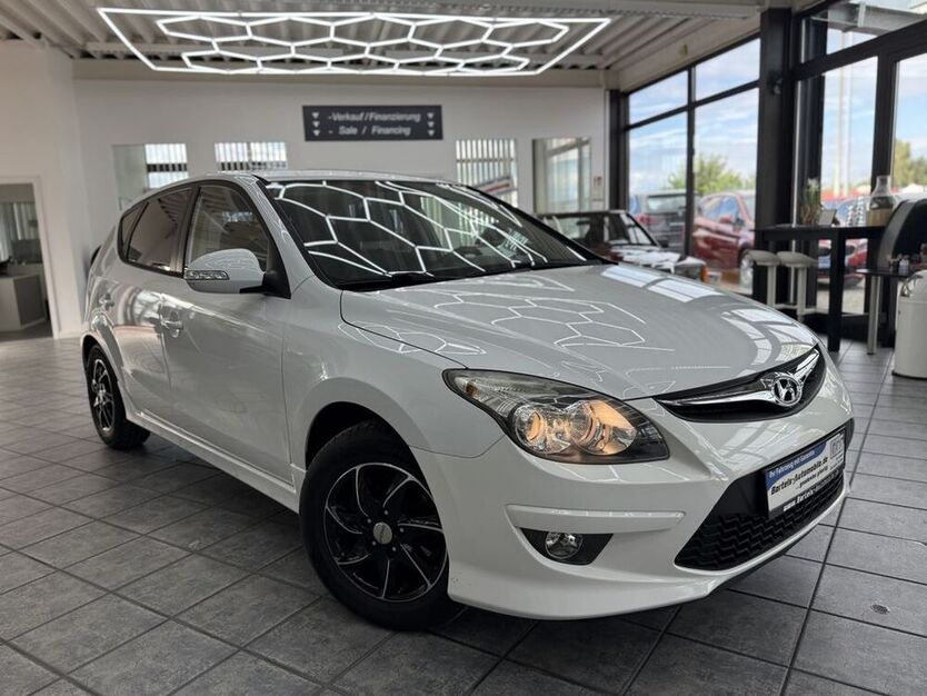 i30
