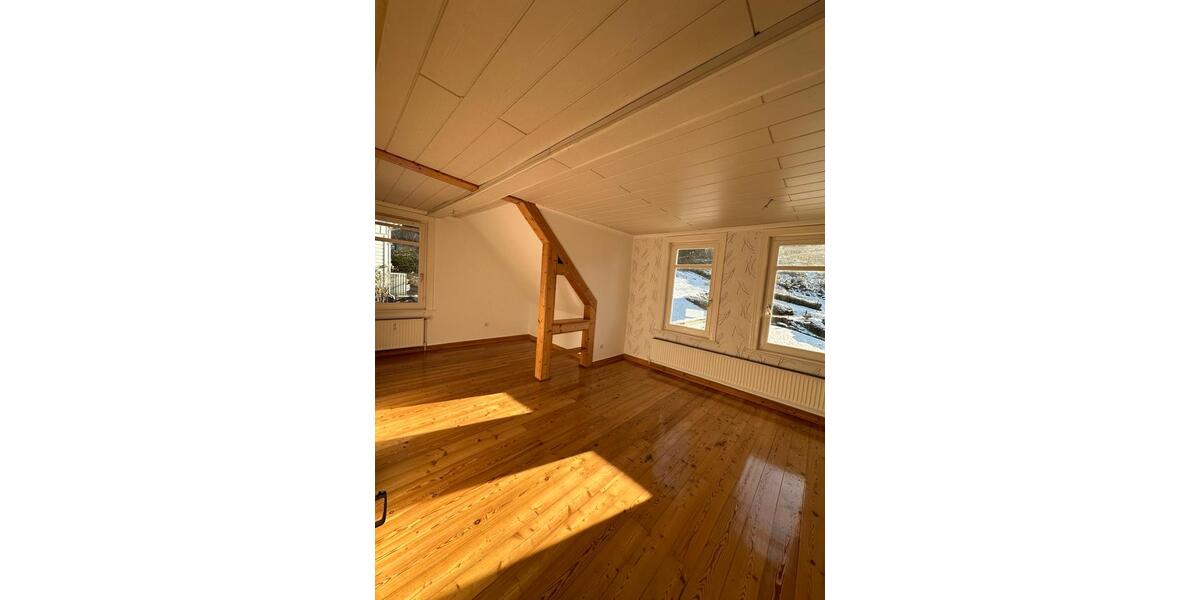 Dachgeschoßwohnung Hildesheim - 3 Zimmer, 71 m&sup2;, 570&euro; | Angebot:25060506