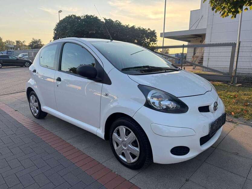 Toyota Aygo 148.000 km 2.499 € Hannover 30179
