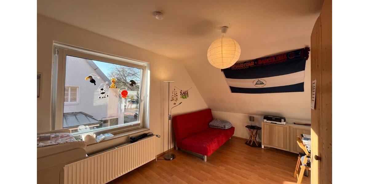 Etagenwohnung Hannover Herrenhausen-Stöcken - 3 Zimmer, 104 m&sup2;, 1.050&euro; | Angebot:27625415