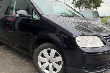 VW Touran 231.979 km 3.199 &euro; Isernhagen OT Altwarmbüchen bei Hannover A2/A7 30916