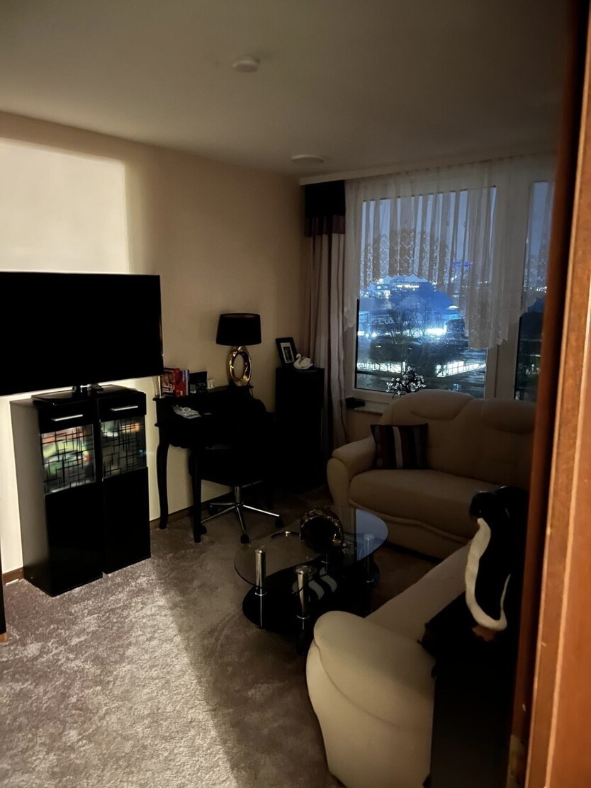 REDUZIERT! Saniertes Penthouse in Laatzen – 3-Zimmer-Traumwohnung mit Balkon & Fahrstuhl! 3 zimmer