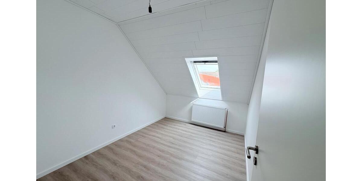 Dachgeschoßwohnung Sarstedt - 3 Zimmer, 72 m&sup2;, 700&euro; | Angebot:26299491