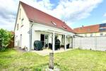 Familienfreundliches Wohnen - moderne Doppelhaushalte von 2011 in ruhiger Lage !