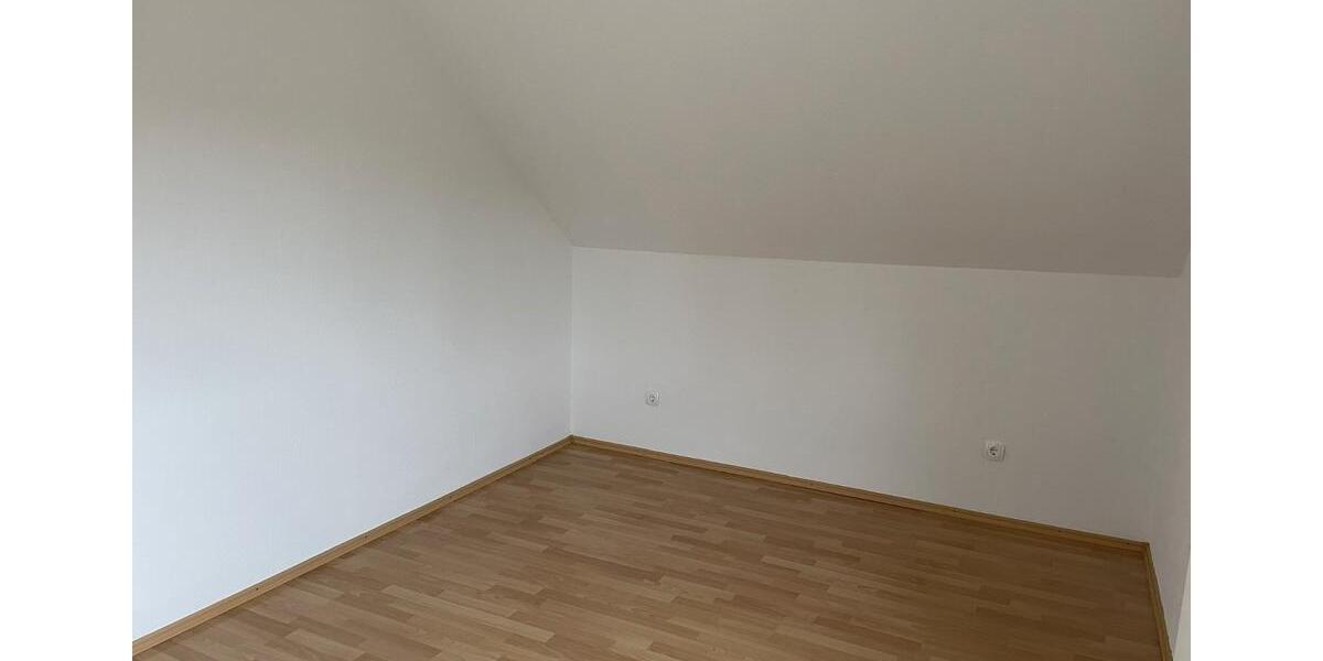 Dachgeschoßwohnung Wennigsen (Deister) - 3 Zimmer, 98 m&sup2;, 700&euro; | Angebot:26303416