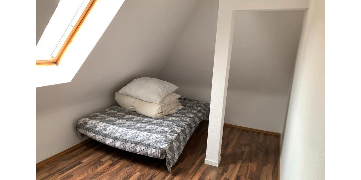 Dachgeschoßwohnung Hannover Herrenhausen-Stöcken - 3 Zimmer, 56 m&sup2;, 880&euro; | Angebot:25505802