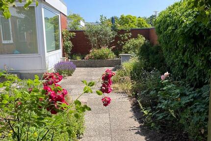 Bungalow mit idyllischem Garten und Garage zimmer