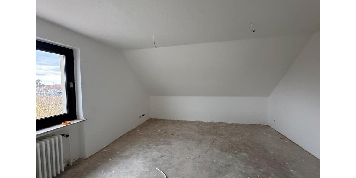 Dachgeschoßwohnung Lehrte - 3 Zimmer, 75 m&sup2;, 812&euro; | Angebot:25547945