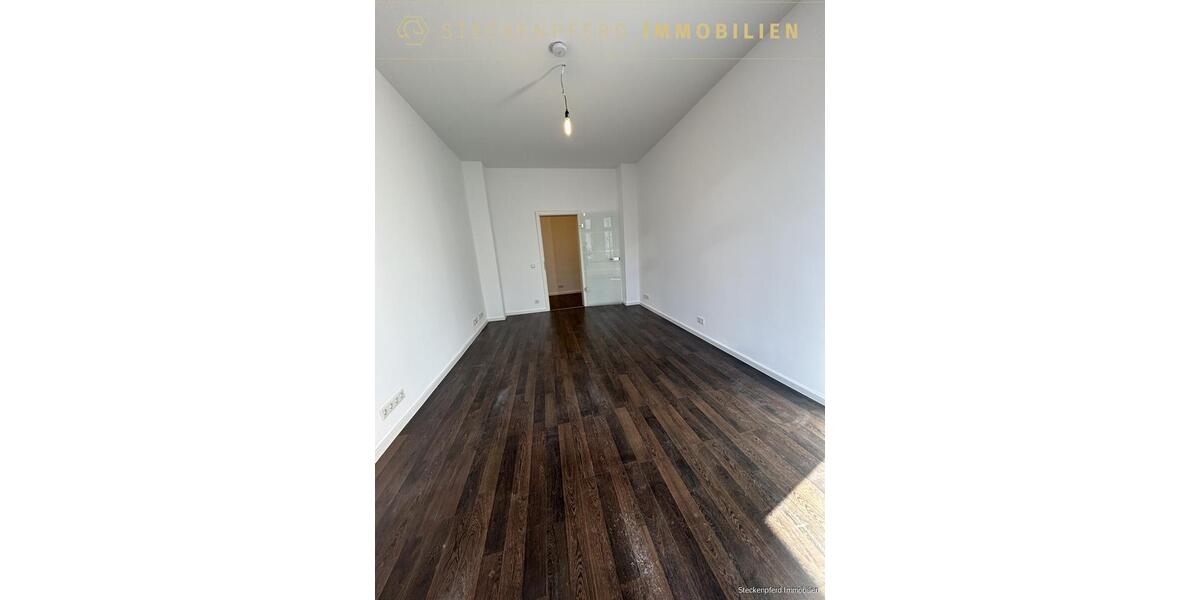 Altbaucharme neu belebt – großzügige, sanierte 3-Zimmer-Wohnung mit zwei Balkonen, sofort bezugsbereit 3 zimmer