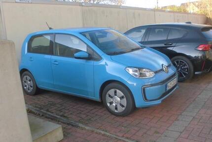 Stellplatz PKW Altwarmbüchen Straßenbahnendstation L. 3 zimmer