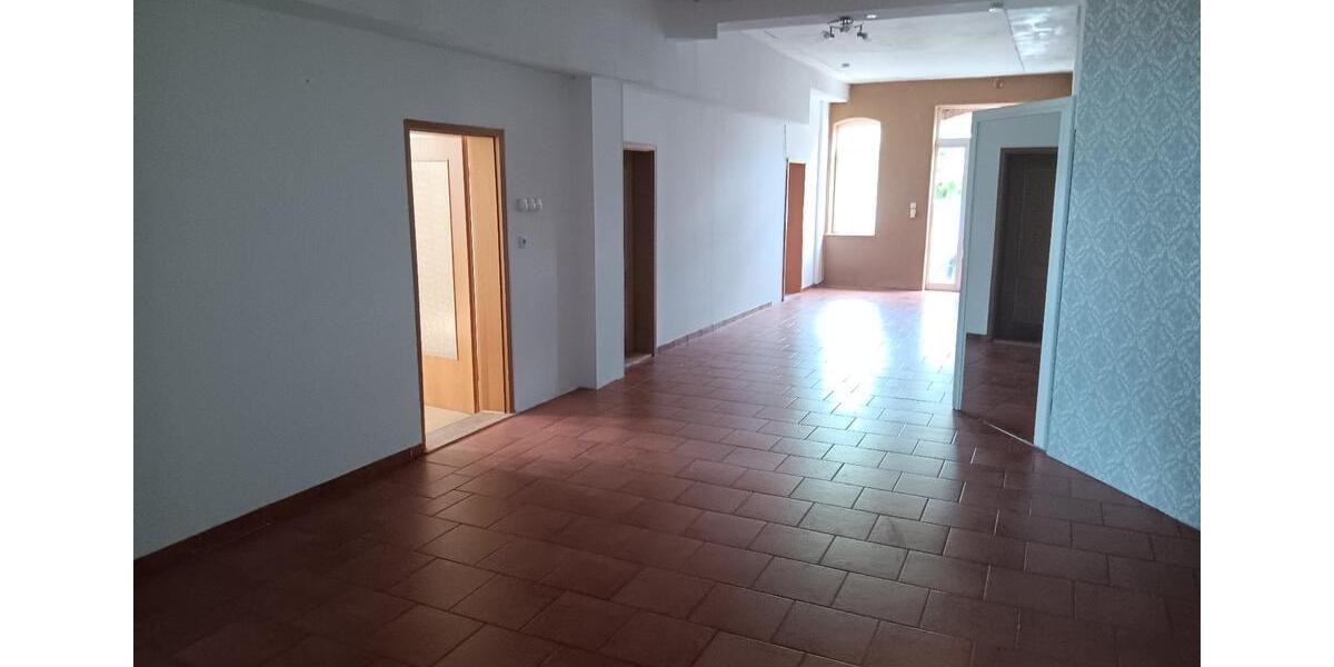 Erdgeschoßwohnung Wedemark - 5 Zimmer, 160 m&sup2;, 990&euro; | Angebot:26633446