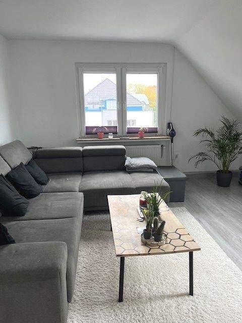 Gemütlich Wohnen unter dem Dach - plus Stellplatz!!! 2 zimmer