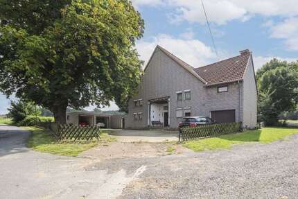 Haus zum Kaufen in Barsinghausen 149.000 € 240.14 m²