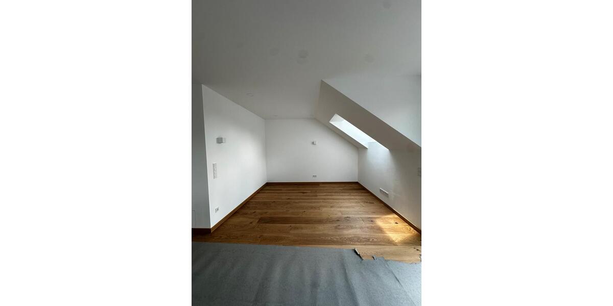 Dachgeschoßwohnung Isernhagen - 2.5 Zimmer, 84 m&sup2;, 1.598&euro; | Angebot:26255399