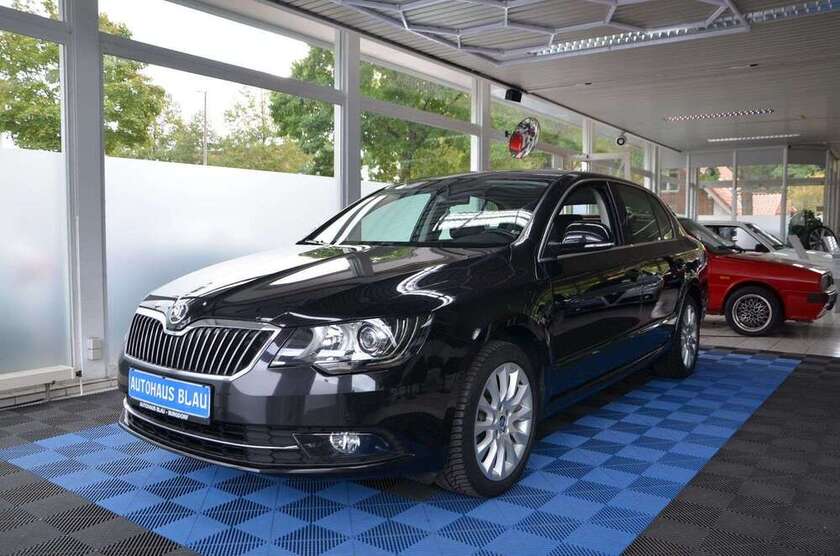 Skoda Superb 174.989 km 12.490 € Burgdorf 31303