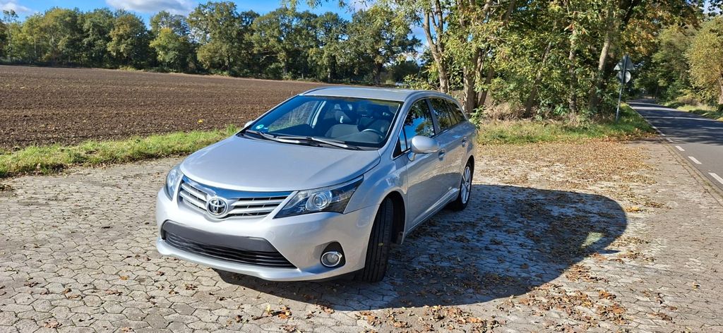 Toyota Avensis 159.000 km 9.900 &euro; WEDEMARK 30900