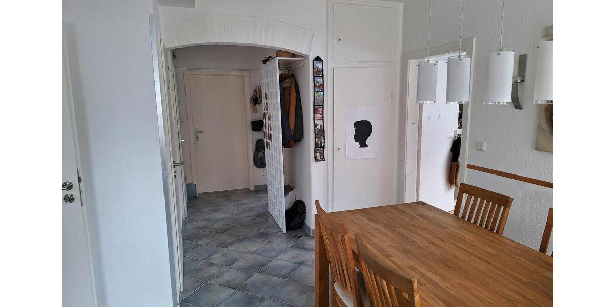 Moderne 4-Zimmer Wohnung mit großem Garten 4 zimmer