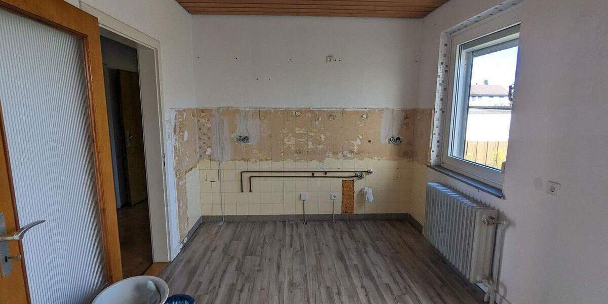 Renovierungsbedürftiges Haus mit viel Potential in Weetzen zu Verkaufen 8 zimmer