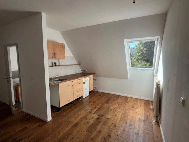 Dachgeschoßwohnung Hannover Linden-Limmer - 3 Zimmer, 65 m&sup2;, 700&euro; | Angebot:27604577