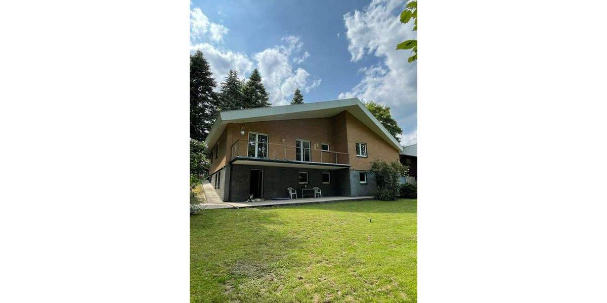 Freistehendes Zweifamilienhaus in idyllischer Lage 8 zimmer