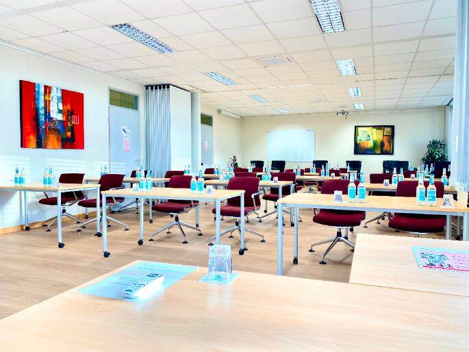 Top ausgestattete Private Offices, Workspaces und Coworking - All-in-Miete