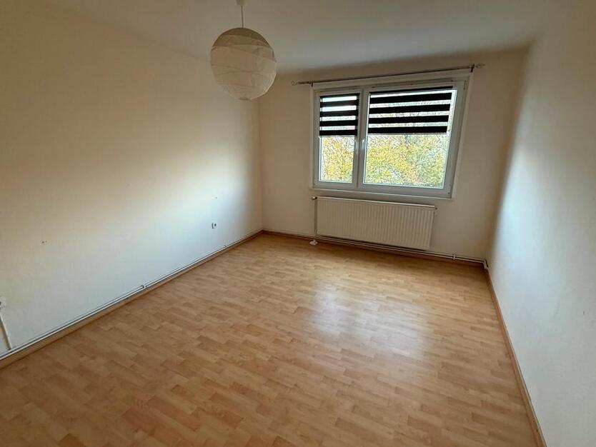 Hannover - Groß Buchholz - 3-Zimmer WHG - gute Lage von Privat zimmer