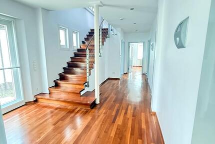 Haus Wedemark - 8.5 Zimmer, 217 m&sup2;, 2.200&euro; | Angebot:27607795