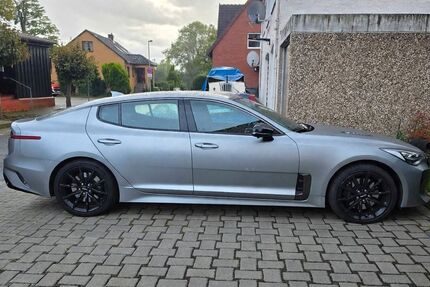Kia Stinger 22.000 km 47.599 &euro; Sarstedt 31157