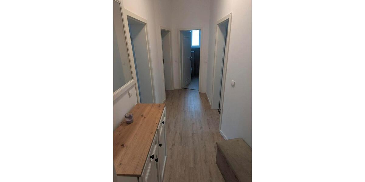 Charmante 2,5-Zimmer-Altbauwohnung mit 3 m 2 zimmer