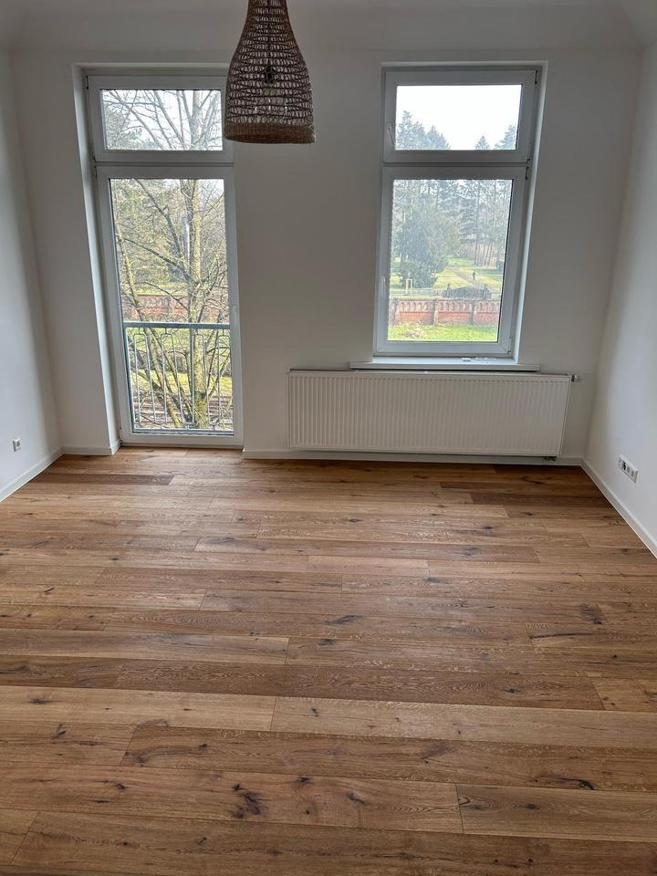Helle 2-Zimmer-Wohnung mit Einbauküche zimmer
