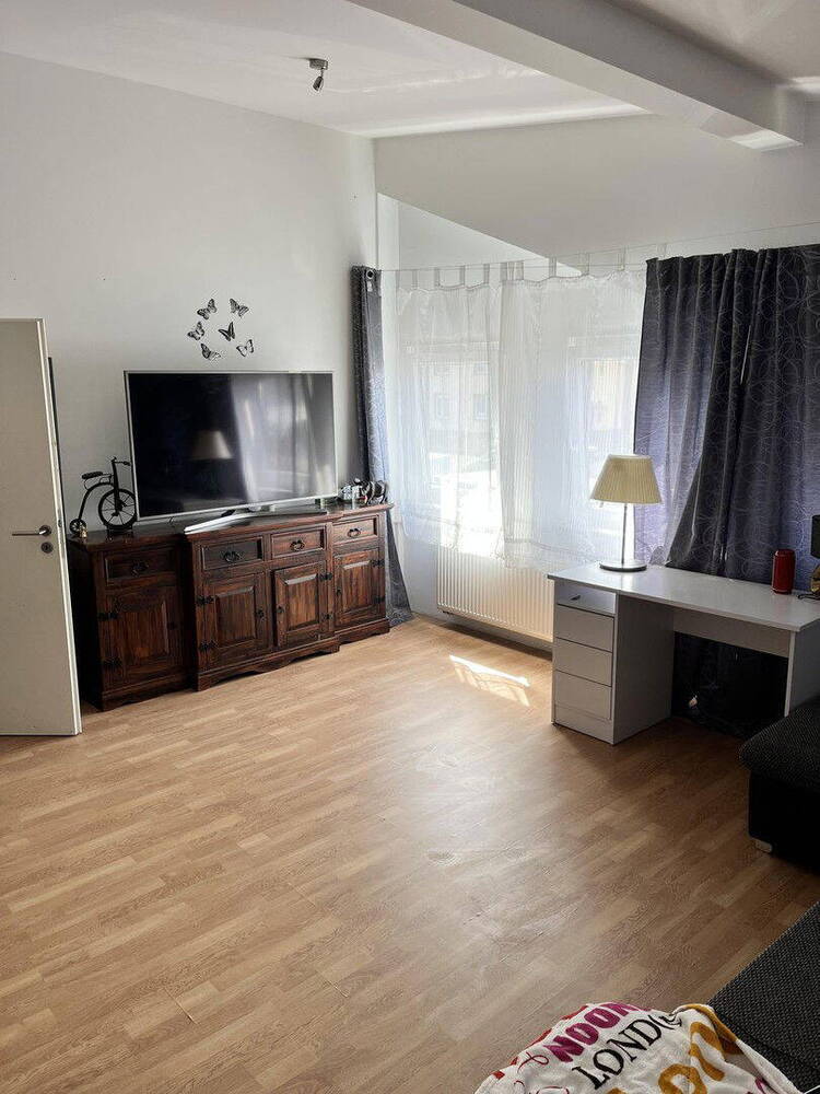 GewerbeImmobilie mit Halle, Büros, Wohnung & Garagen in LaatzenGrasdorf - vielseitig nutzbar