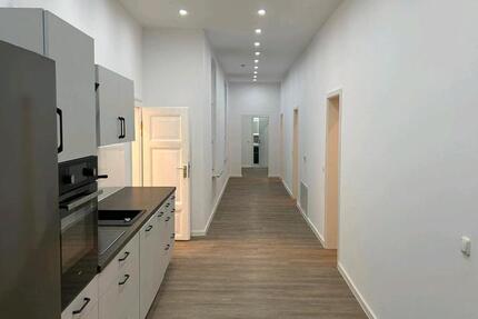 Erstbezug nach Sanierung. 5 Zimmer-Wohnung. Top Lage. WG geeignet 5 zimmer