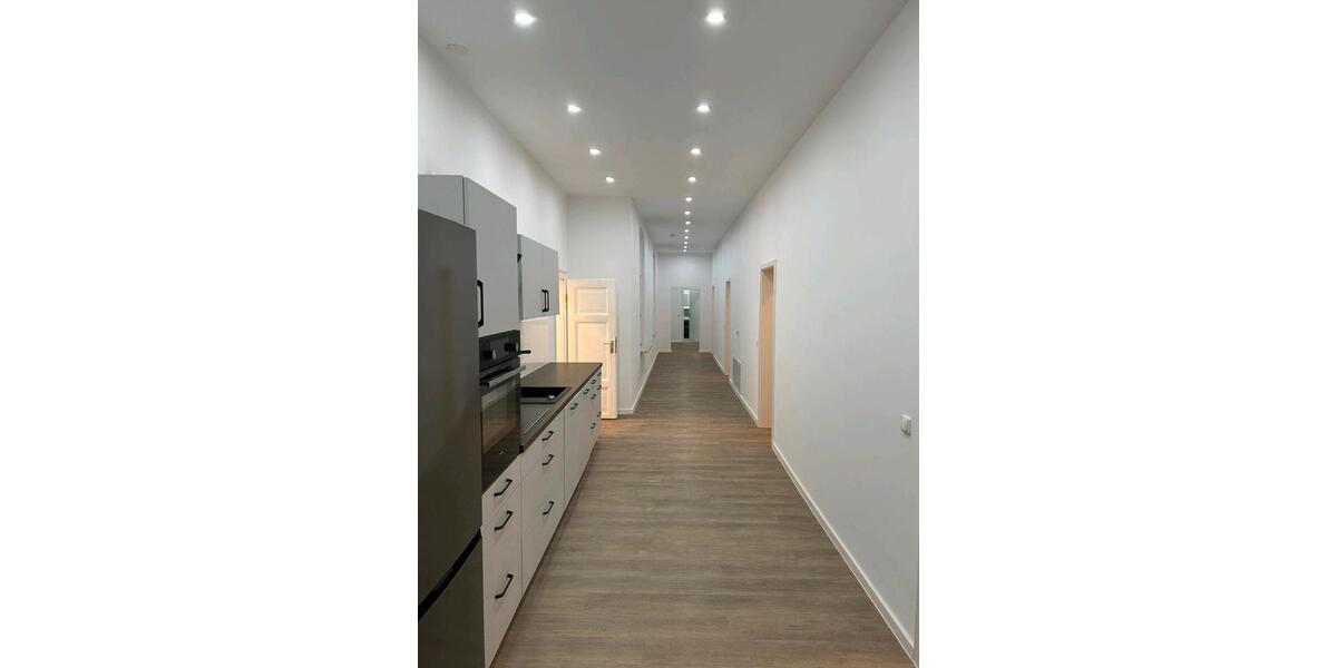 Erstbezug nach Sanierung. 5 Zimmer-Wohnung. Top Lage. WG geeignet 5 zimmer