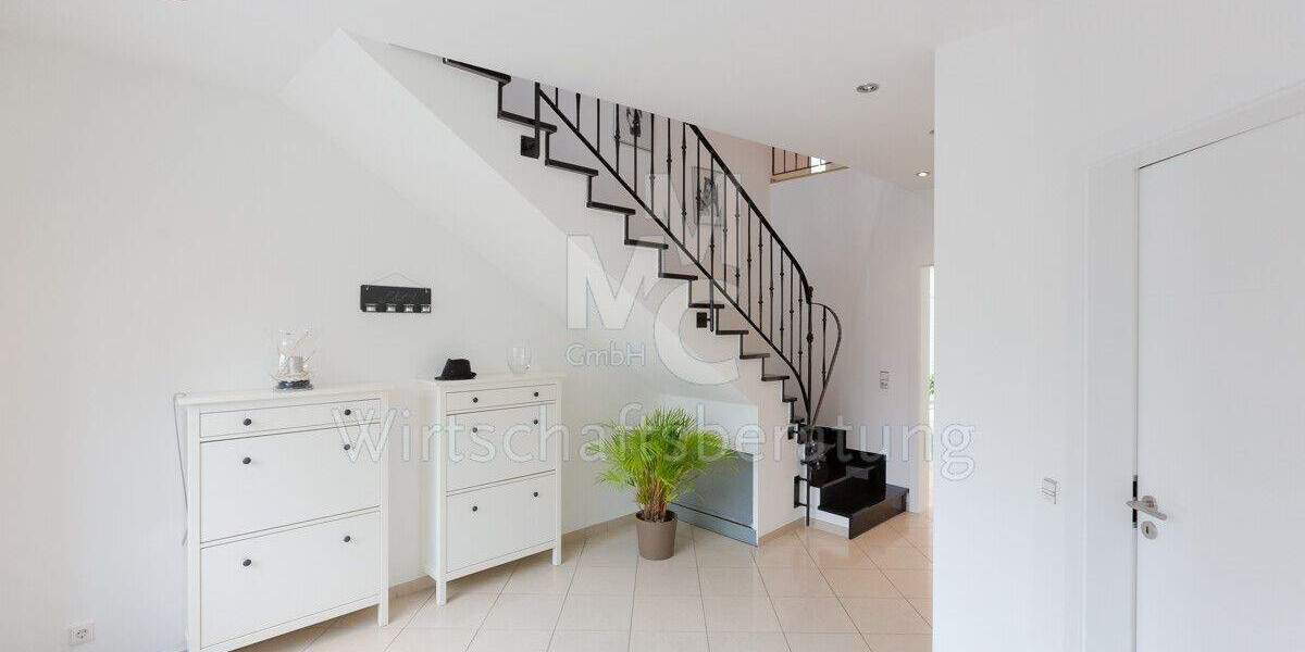 Einfamilienhaus Isernhagen / Altwarmbüchen Altwarmbüchen - 7 Zimmer, 319 m&sup2;, 1.245.000&euro; | Angebot:25475414