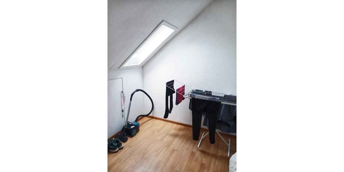 Dachgeschoßwohnung Hildesheim Himmelsthür - 3 Zimmer, 75 m&sup2;, 500&euro; | Angebot:24851351