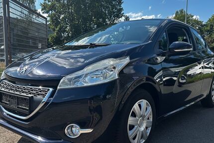 Peugeot 208 140.586 km 2.900 &euro; Langenhagen 30851