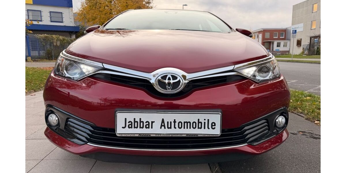Toyota Auris 28.500 km 11.900 &euro; Hannover 30179