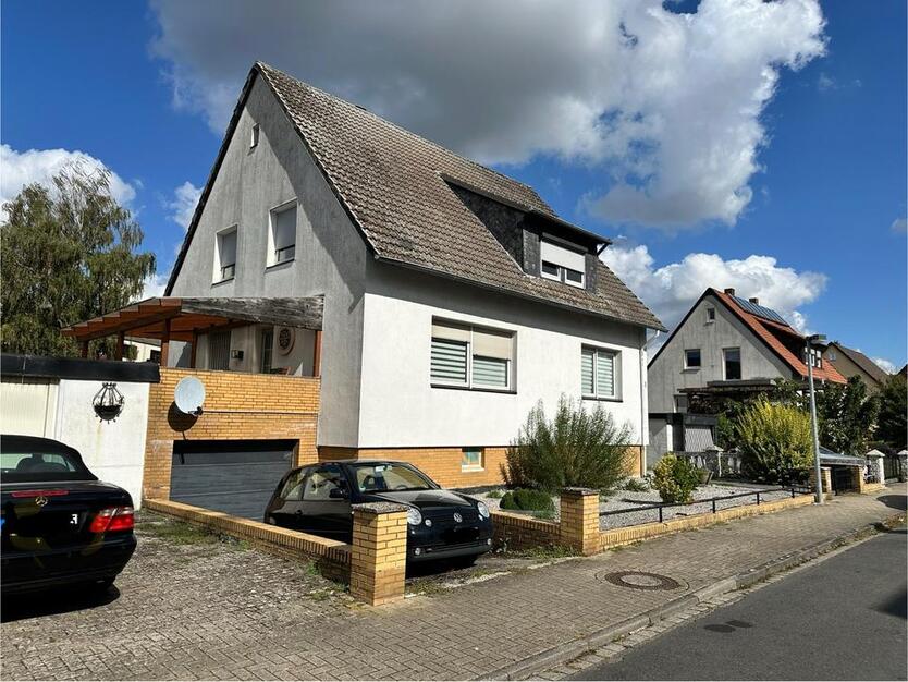 EinfamilienhausZweifamilienhaus in 31275 Lehrte