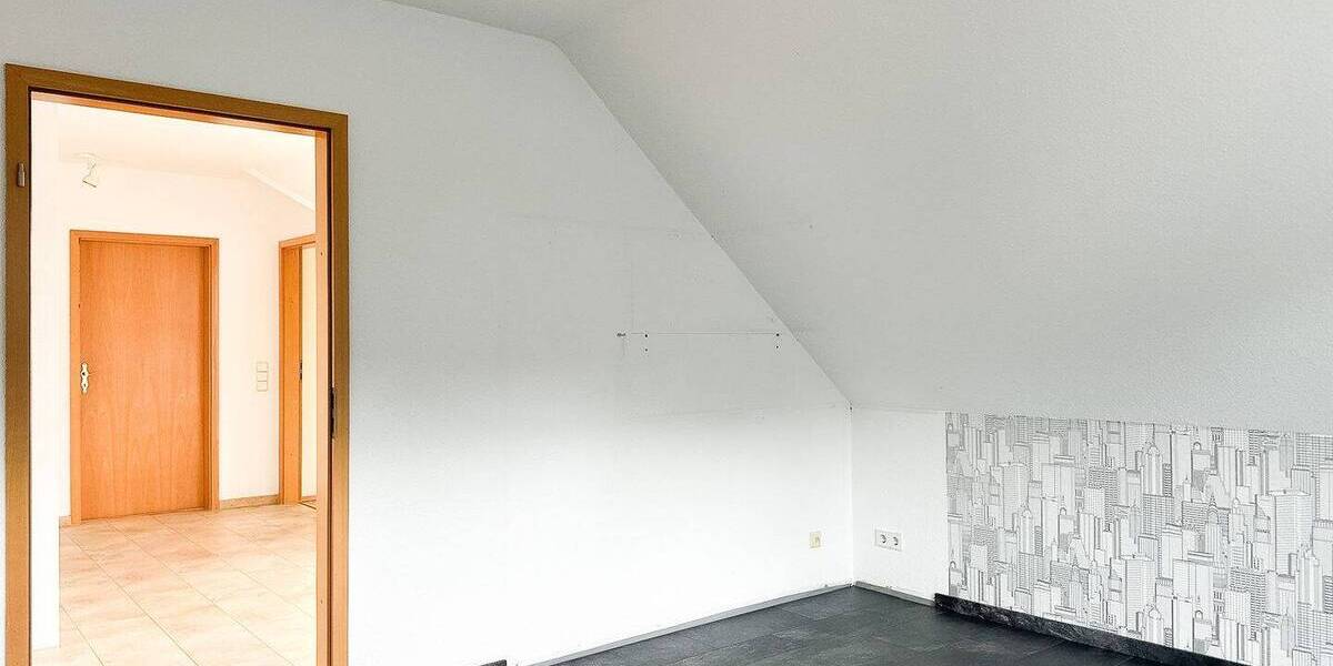 Etagenwohnung Hannover Groß Buchholz - 4 Zimmer, 145 m&sup2;, 1.500&euro; | Angebot:26902975