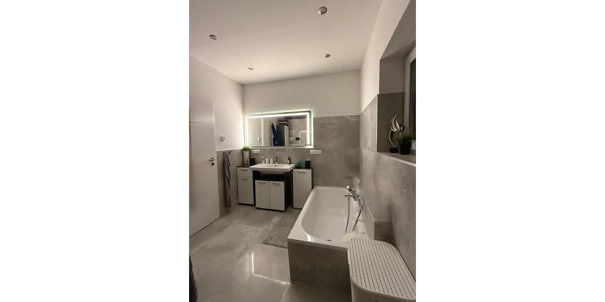 Doppelhaushälfte Lehrte - 7 Zimmer, 188 m&sup2;, 2.260&euro; | Angebot:26122505