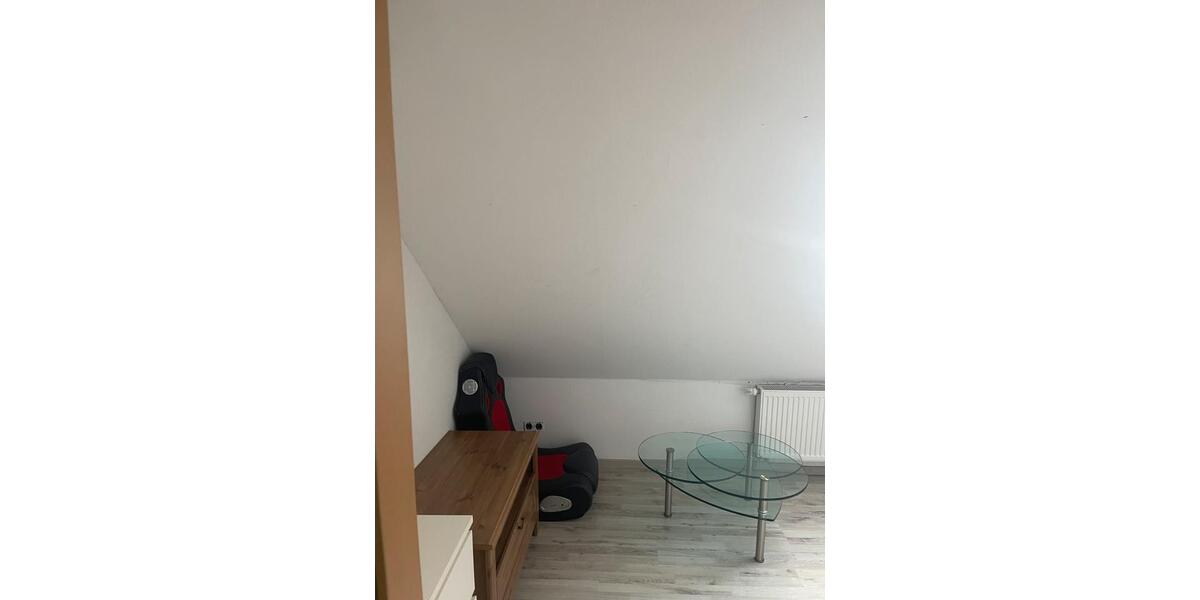 Dachgeschoßwohnung Lehrte - 3 Zimmer, 75 m&sup2;, 700&euro; | Angebot:24463959