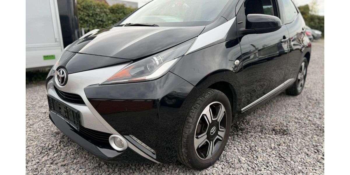 Toyota Aygo (X) 90.000 km 5.999 &euro; Garbsen 30827