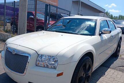 Chrysler 300C 170.000 km 4.990 &euro; Hannover 30453
