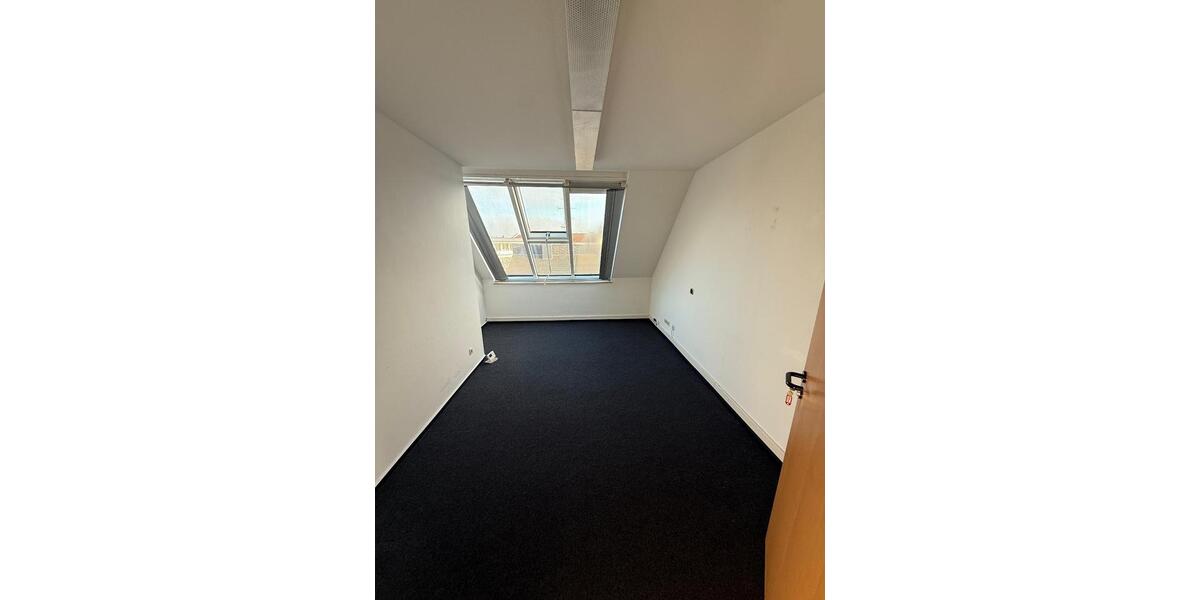 Großzügige Gewerbeeinheit in guter Lage zimmer