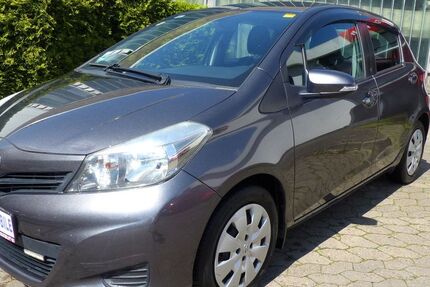 Toyota Yaris 97.000 km 8.499 &euro; Hannover 30179