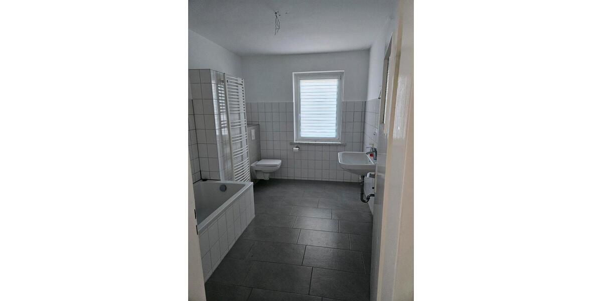 Erdgeschoßwohnung Lehrte - 3 Zimmer, 105 m&sup2;, 1.400&euro; | Angebot:26408247